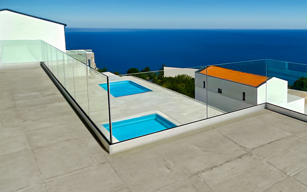 garde corps terrasse en verre exterieur