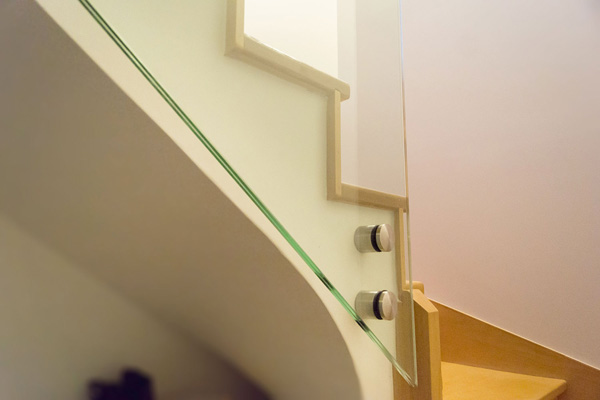 points de fixation verre pour garde corps escalier