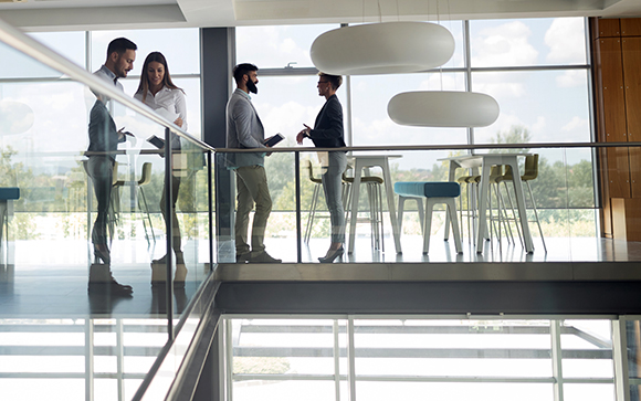 garde-corps en verre mezzanine interieur pose anglaise